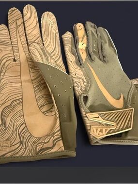 Nike Men’s Olive Green Gloves with Gold Swoosh Accent